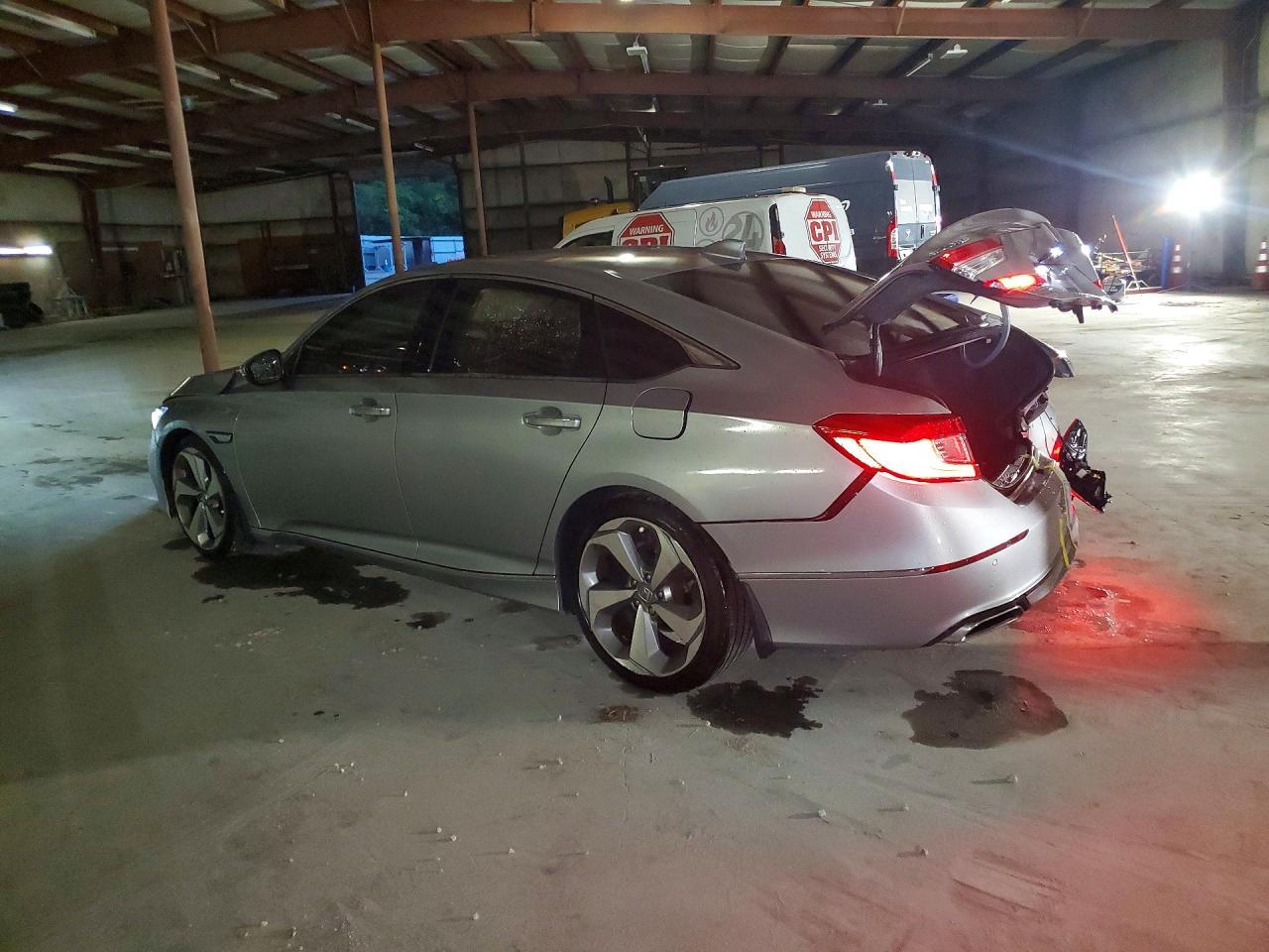 2018 Honda Accord Touring - Фото 2