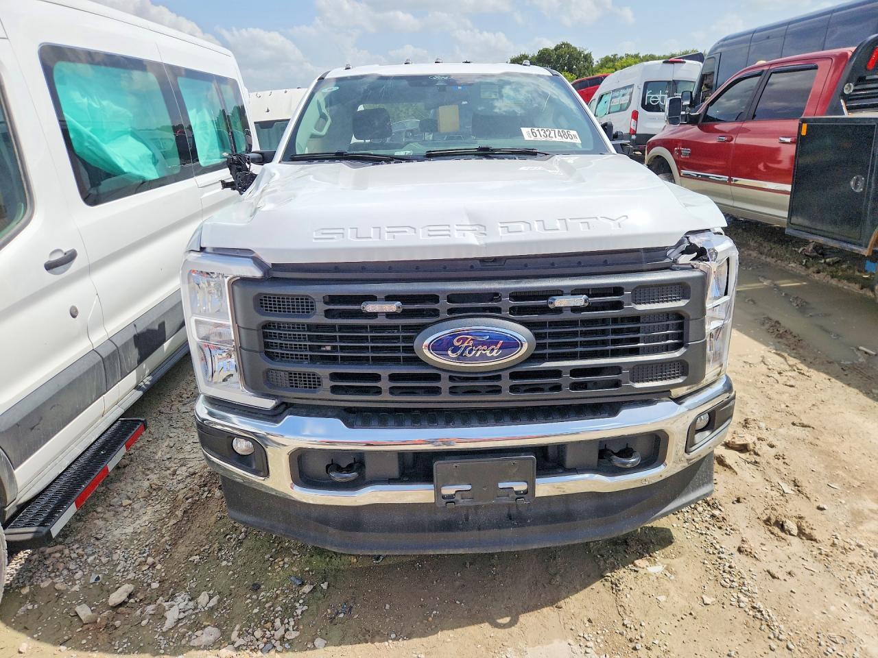 2025 Ford F250 Super Duty - Image 5