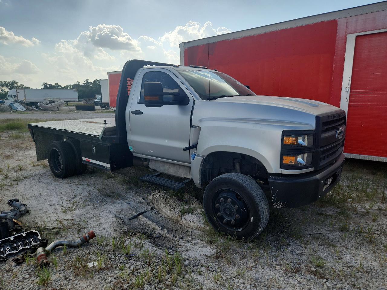 2023 Chevrolet Silverado Medium Duty - Image 4