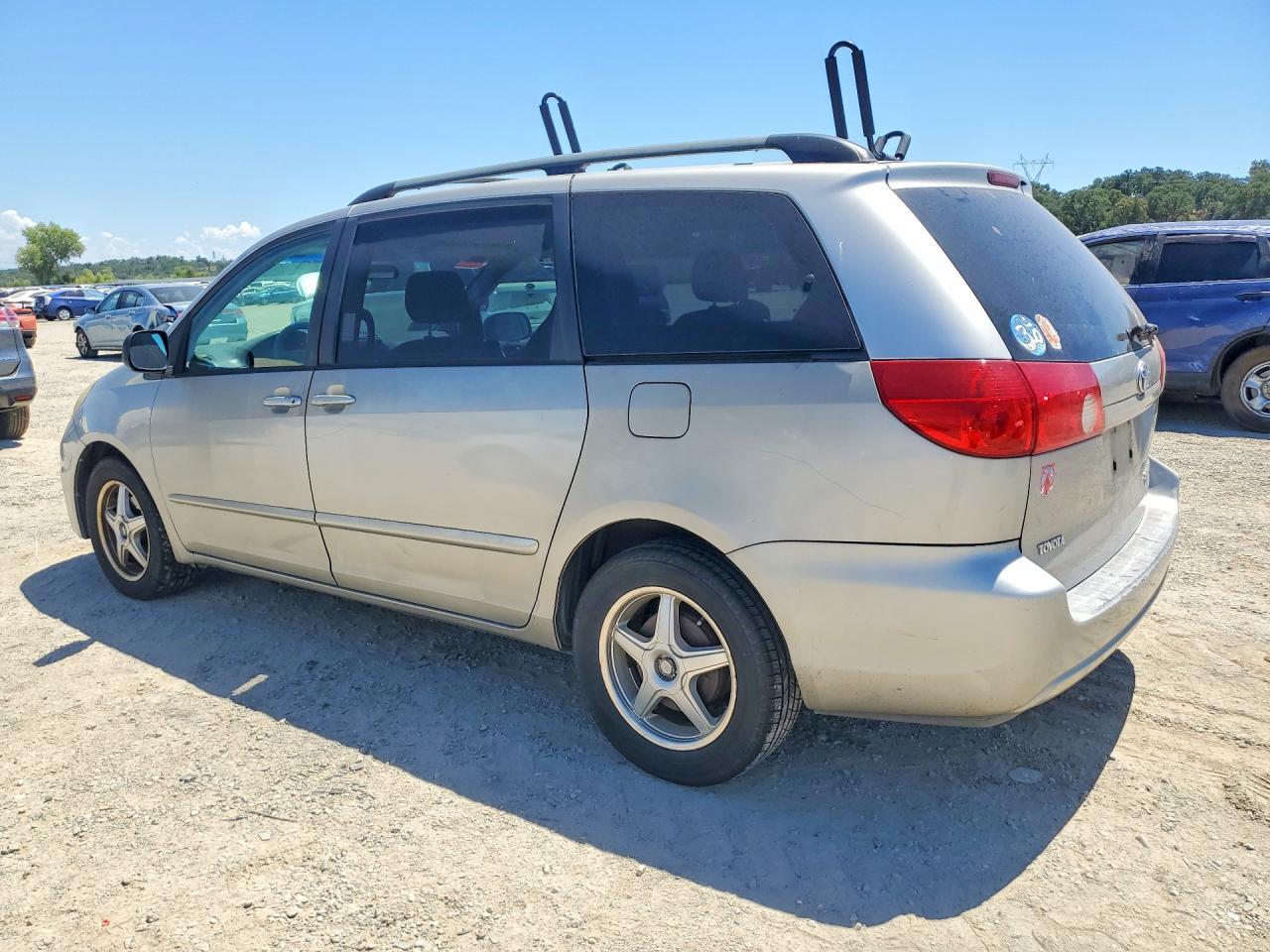 2006 Toyota Sienna Le 7 Passenger - Фото 2