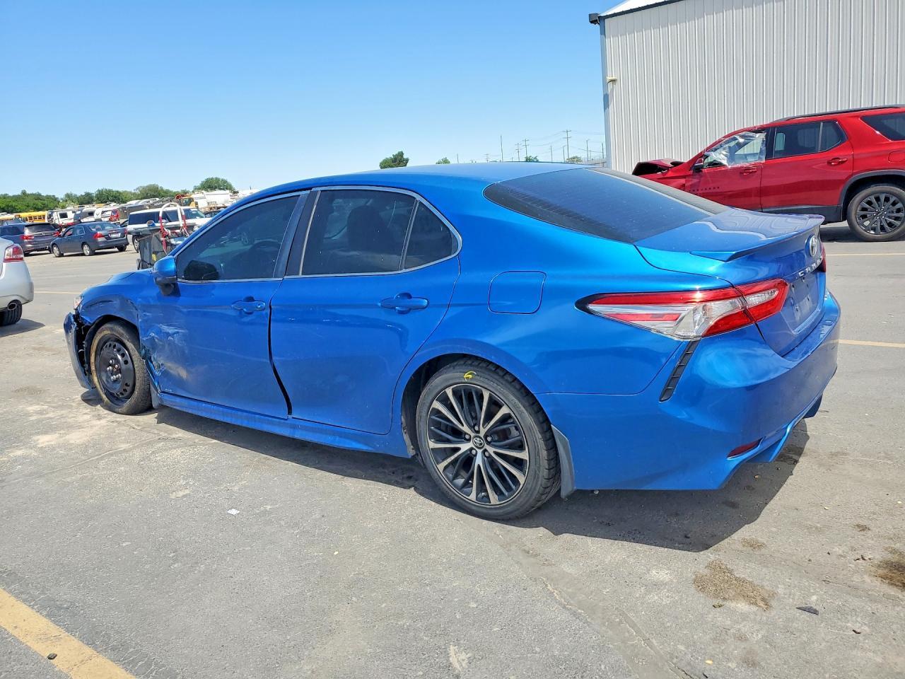 2018 Toyota Camry Se - Фото 2