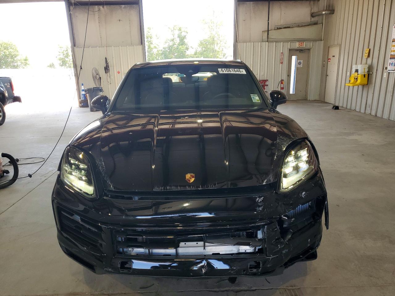2026 Porsche Cayenne Coupe - Image 5