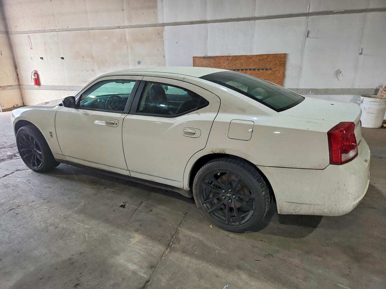 2010 Dodge Charger - Фото 2