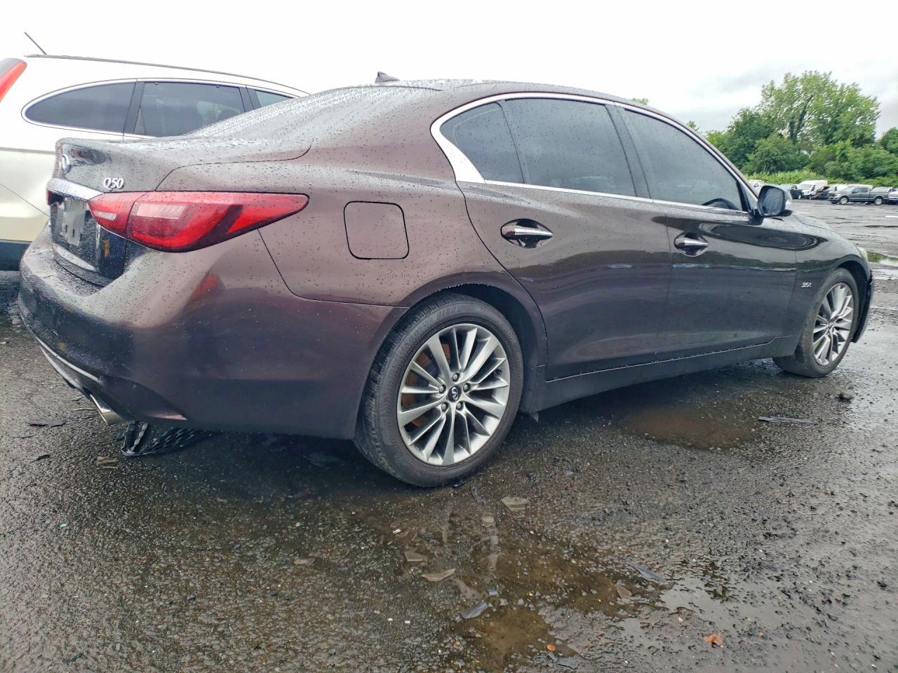 2018 Infiniti Q50 3.0T Luxe - Фото 3
