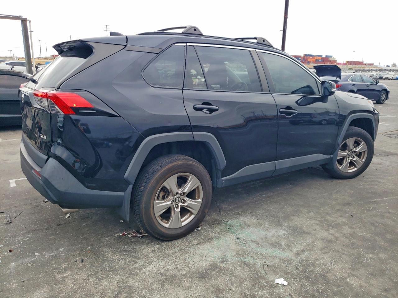 2022 Toyota Rav4 Xle - Фото 3