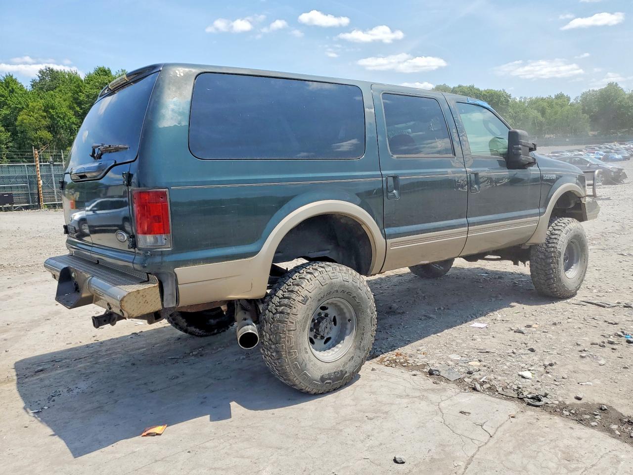 2003 Ford Excursion Eddie Bauer - Image 3