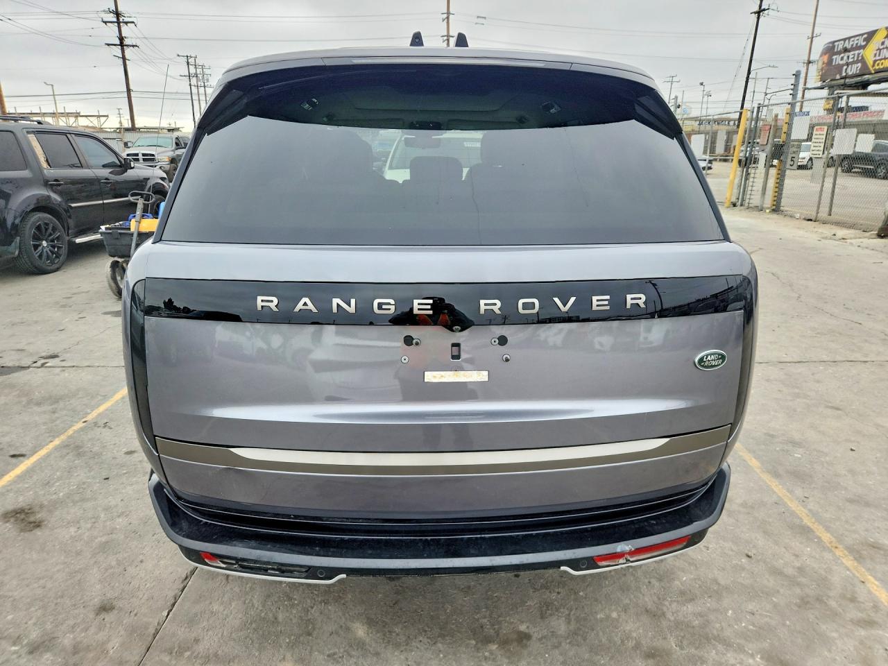 2023 Land Rover Range Rover Se - Image 6