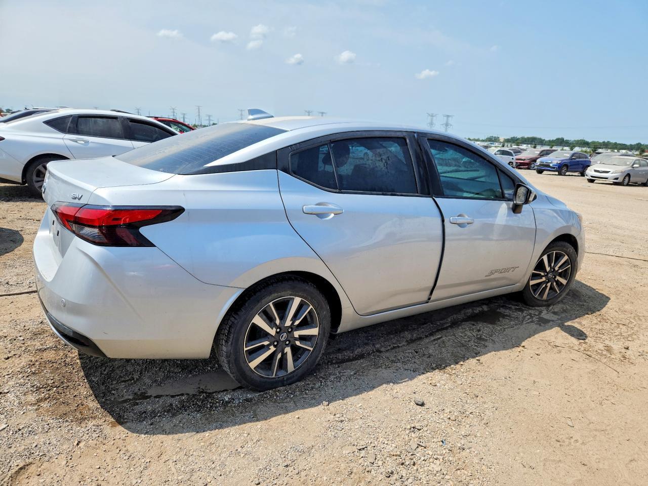2021 Nissan Versa Sv - Image 3