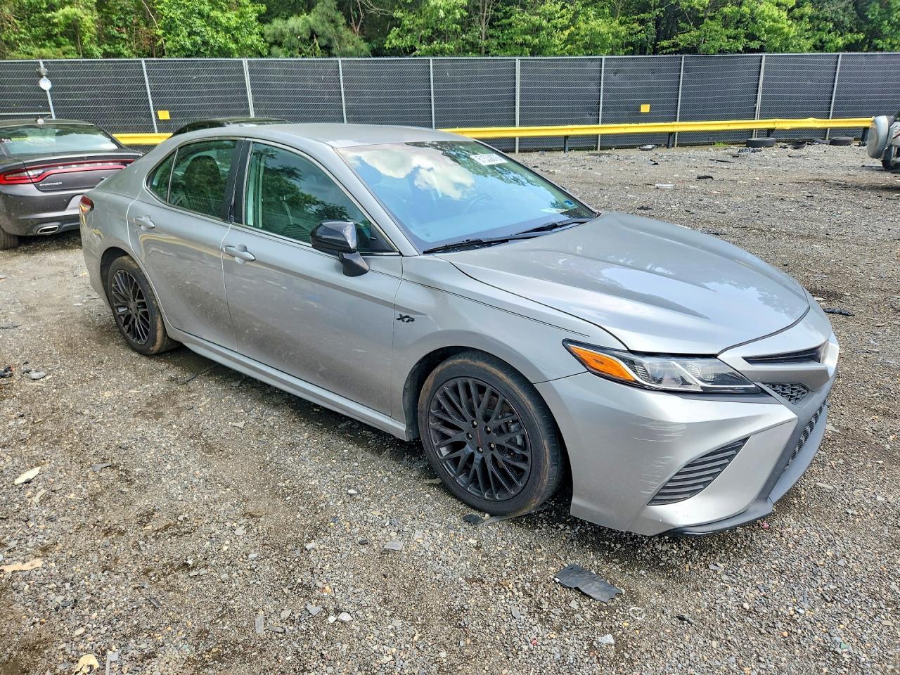 2020 Toyota Camry Se - Image 4