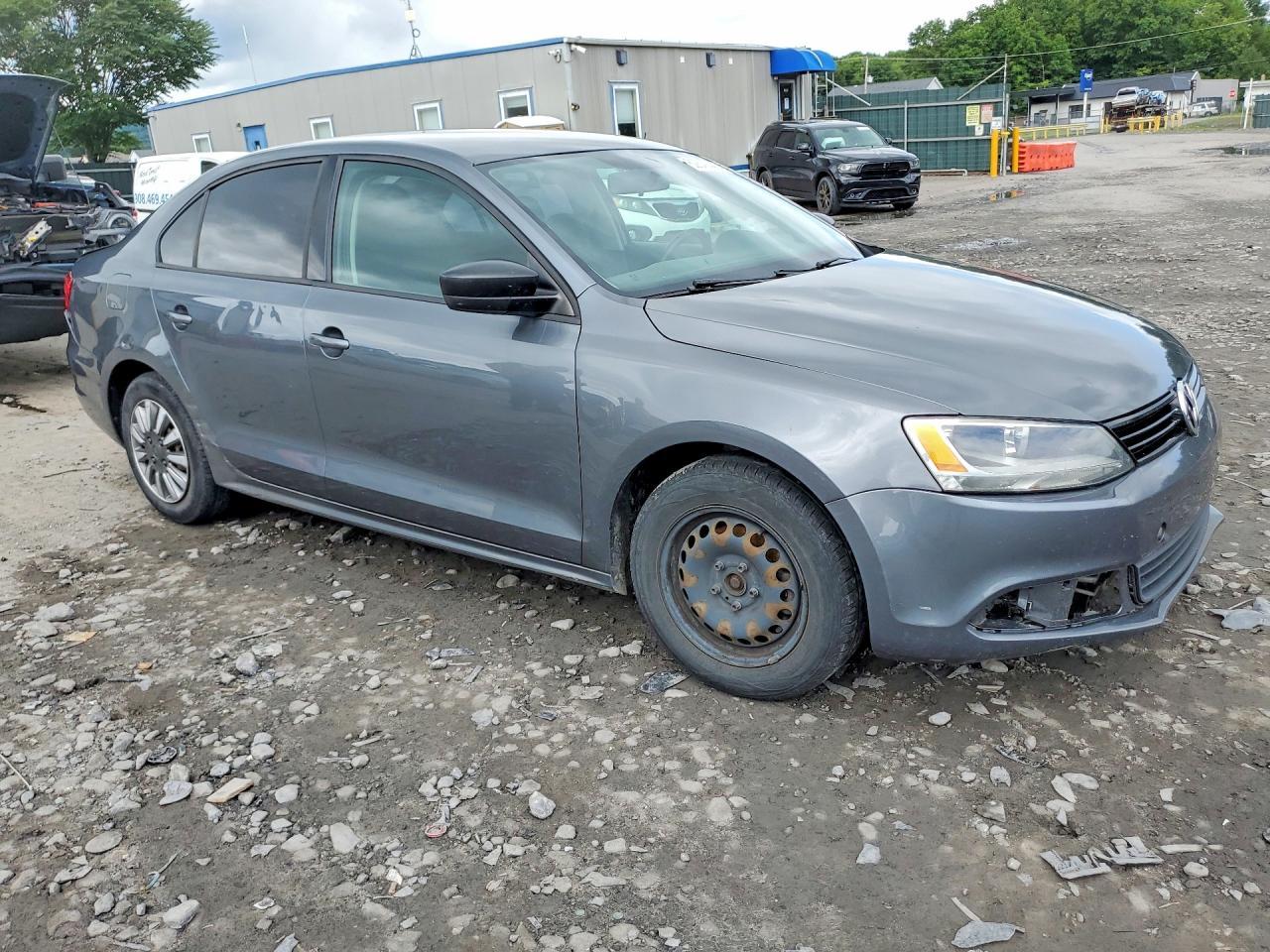 2014 Volkswagen Jetta Base - Image 4