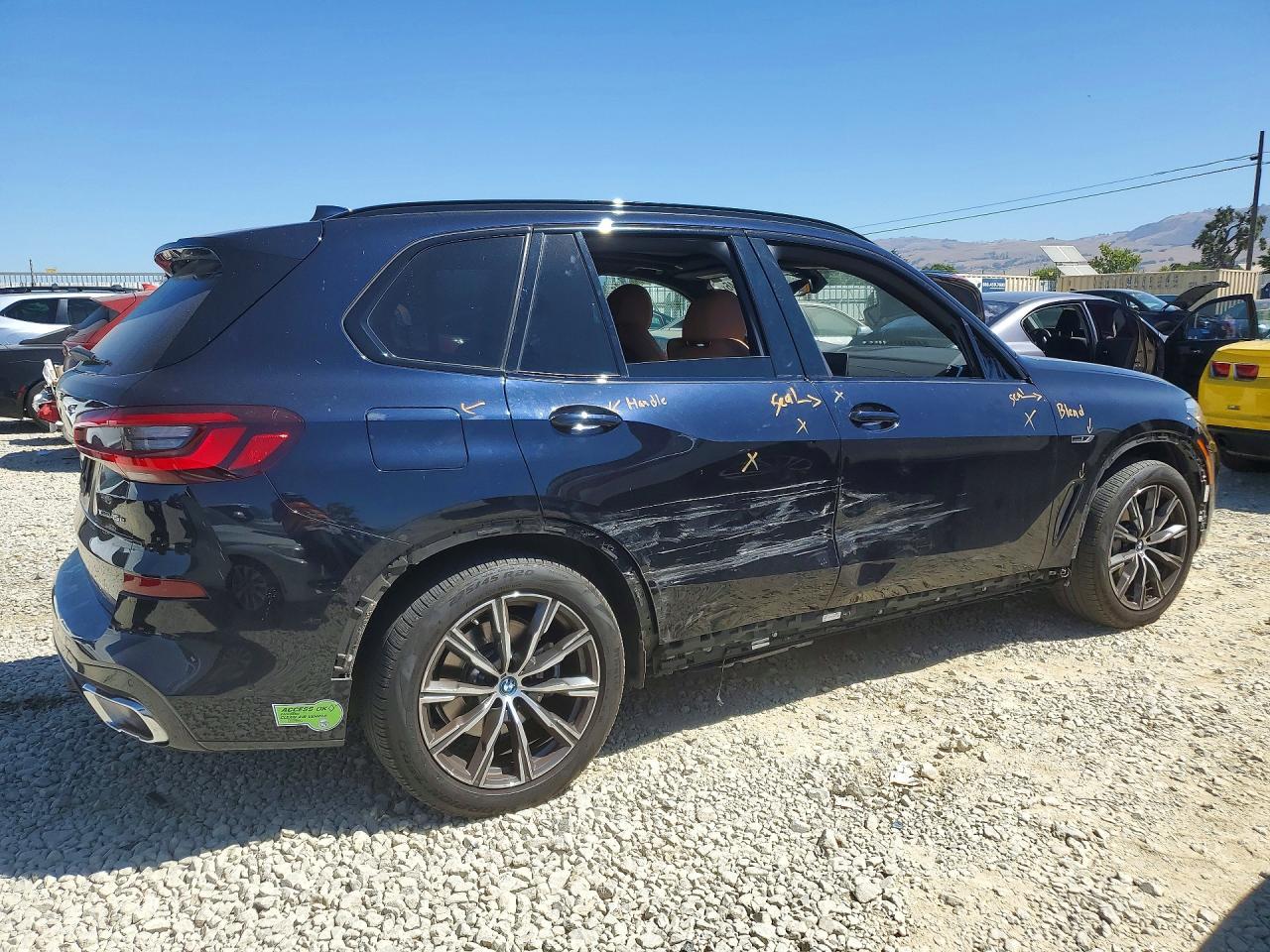 2023 BMW X5 xDrive45E - Фото 3