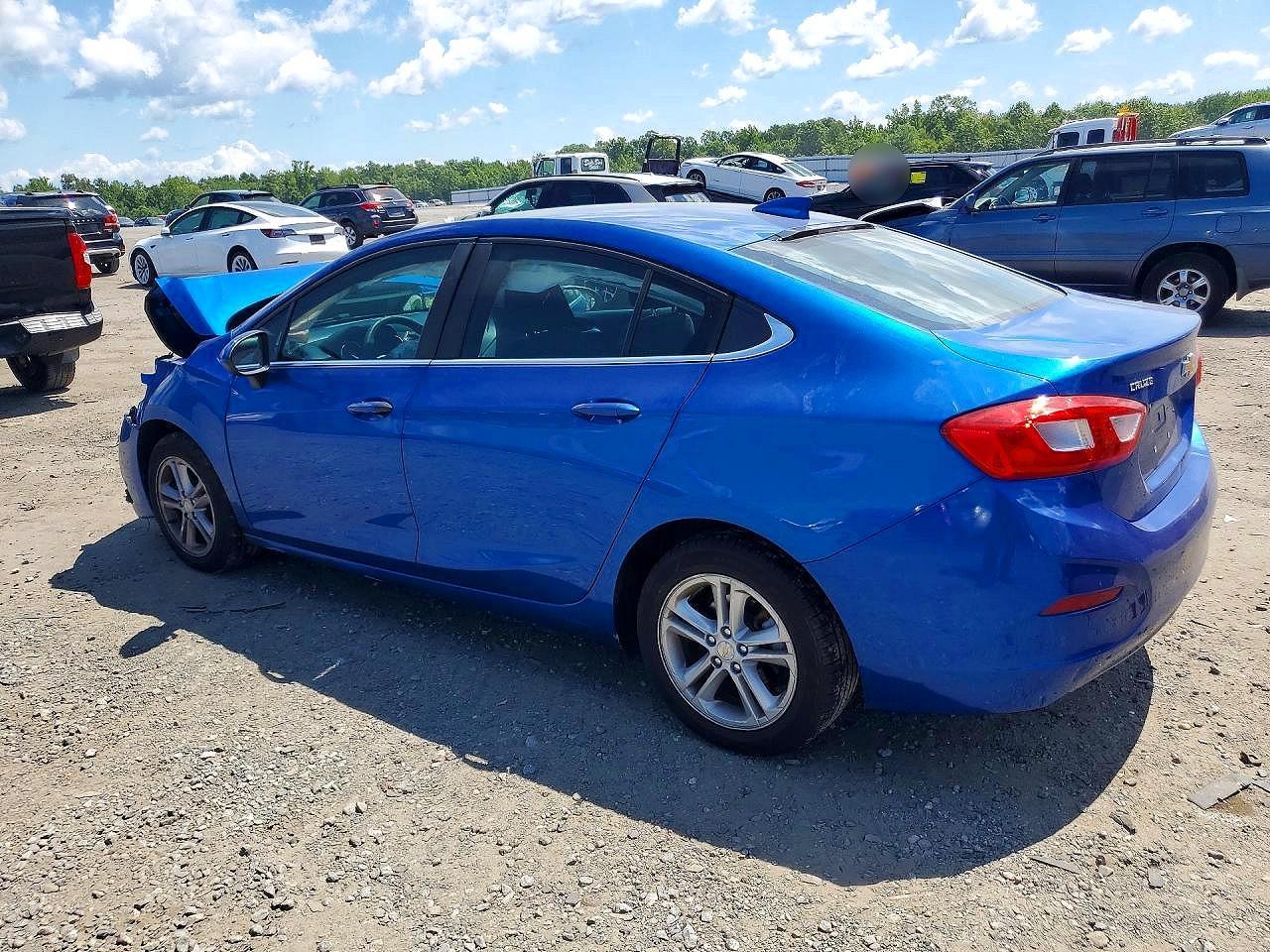 2017 Chevrolet Cruze Lt - Фото 2