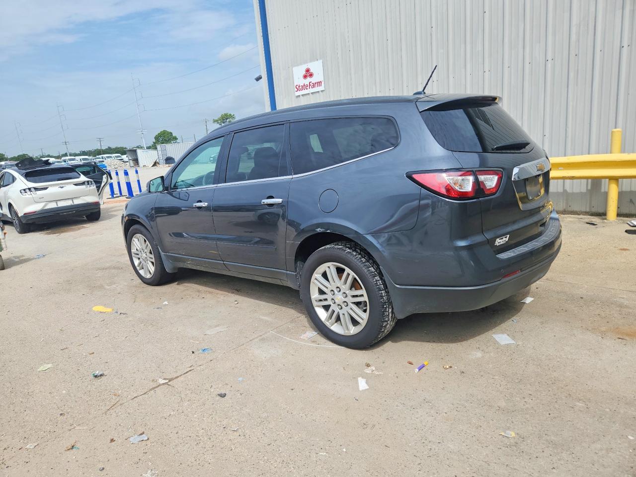 2014 Chevrolet Traverse Lt - Image 2