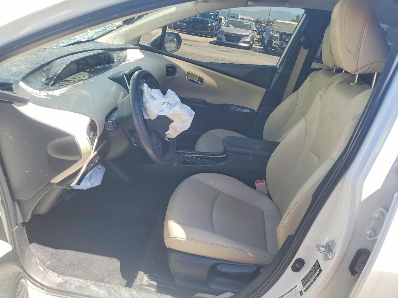 2020 Toyota Prius Xle Awd-E - Image 7