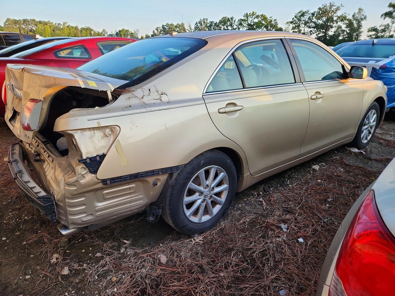 2011 Toyota Camry - Фото 3