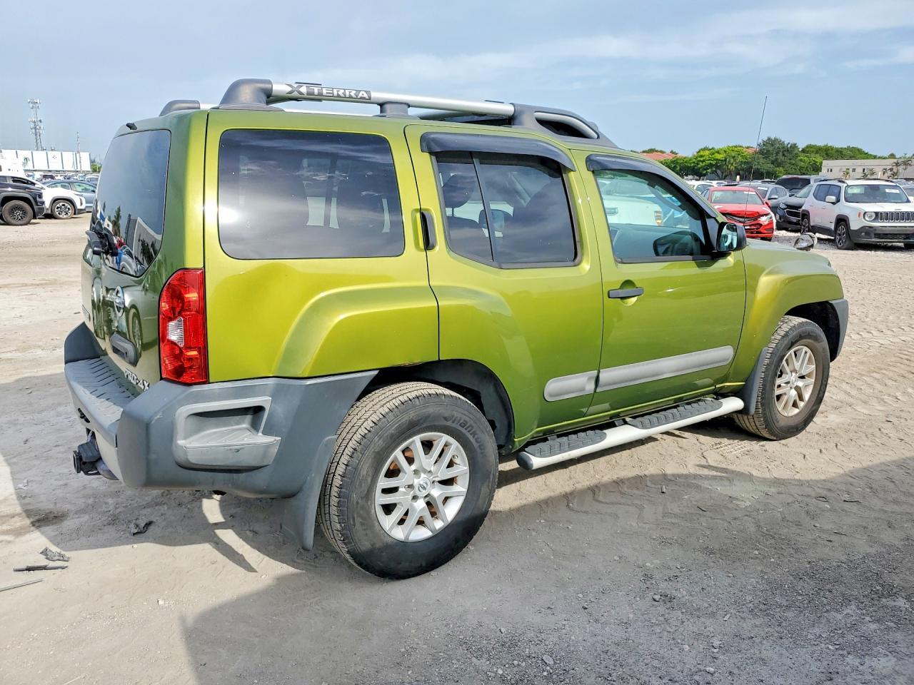 2012 Nissan Xterra Off Road - Фото 3