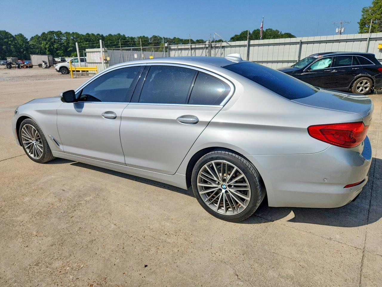 2018 BMW 530 I - Фото 2
