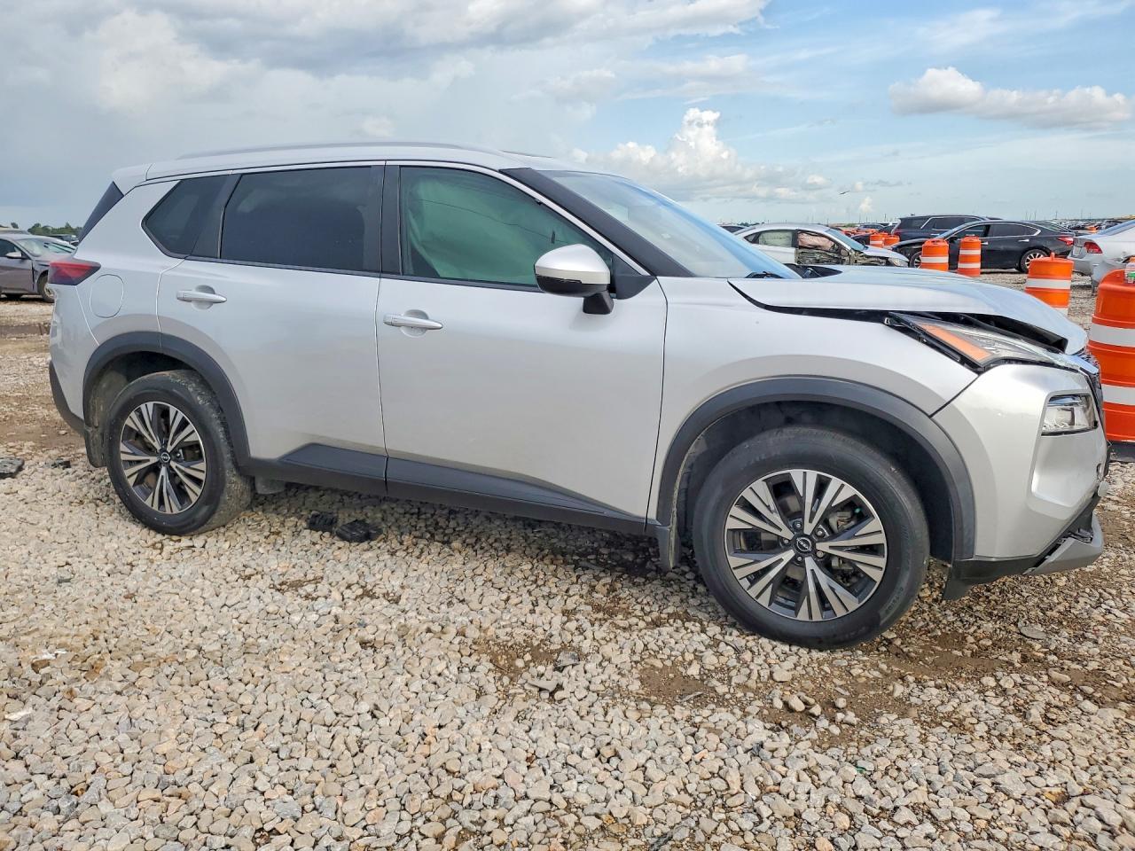 2023 Nissan Rogue Platinum - Фото 4