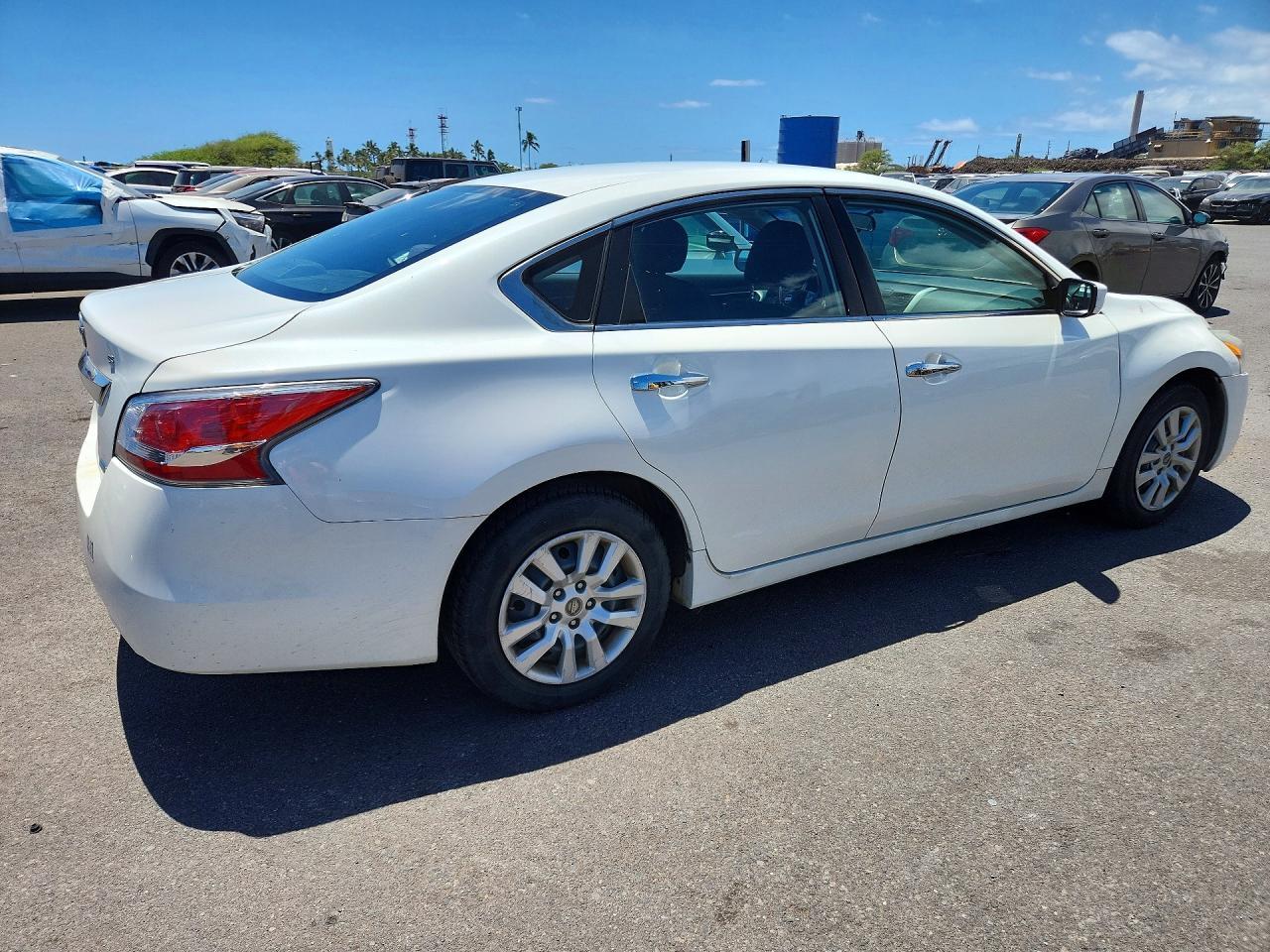 2014 Nissan Altima 2.5 S - Фото 3
