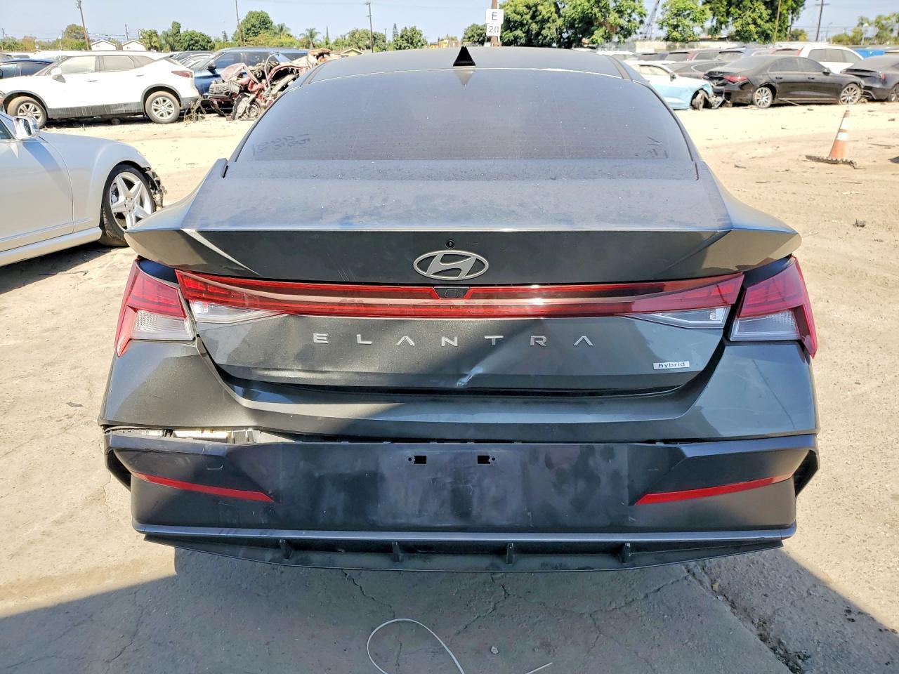2025 Hyundai Elantra Limited - Фото 6