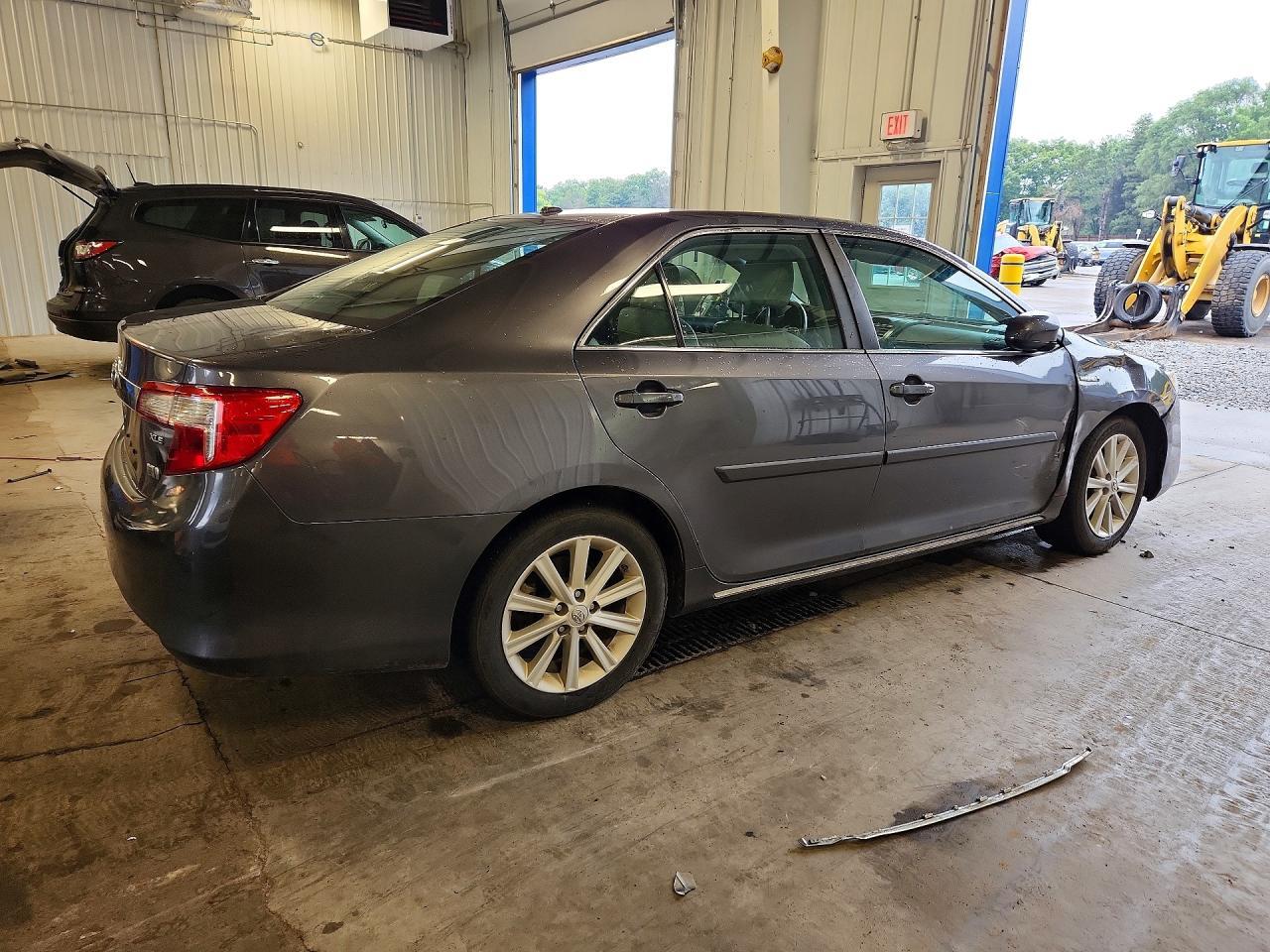 2014 Toyota Camry Hybrid Xle - Фото 3