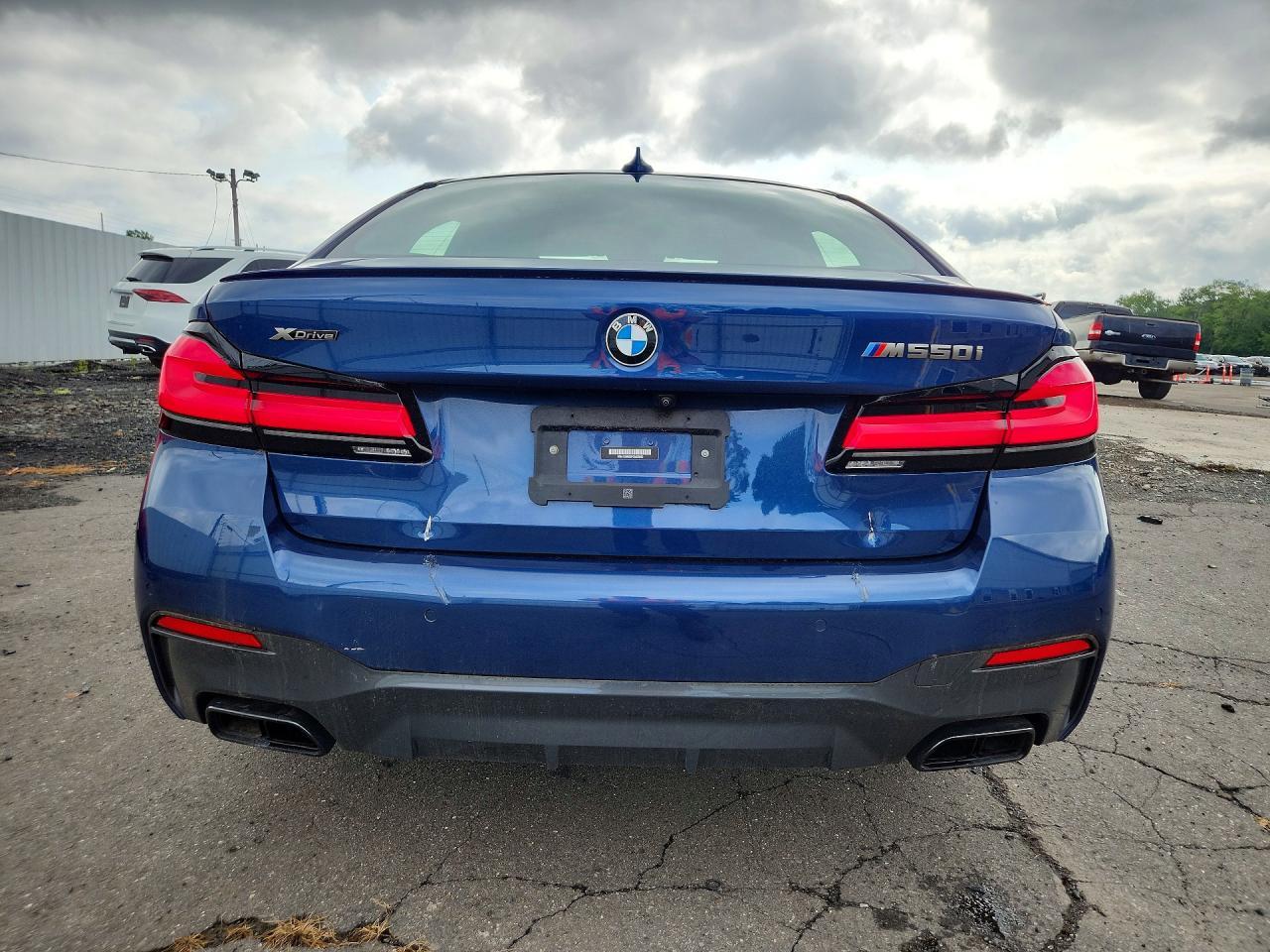 2023 BMW M550Xi - Image 6