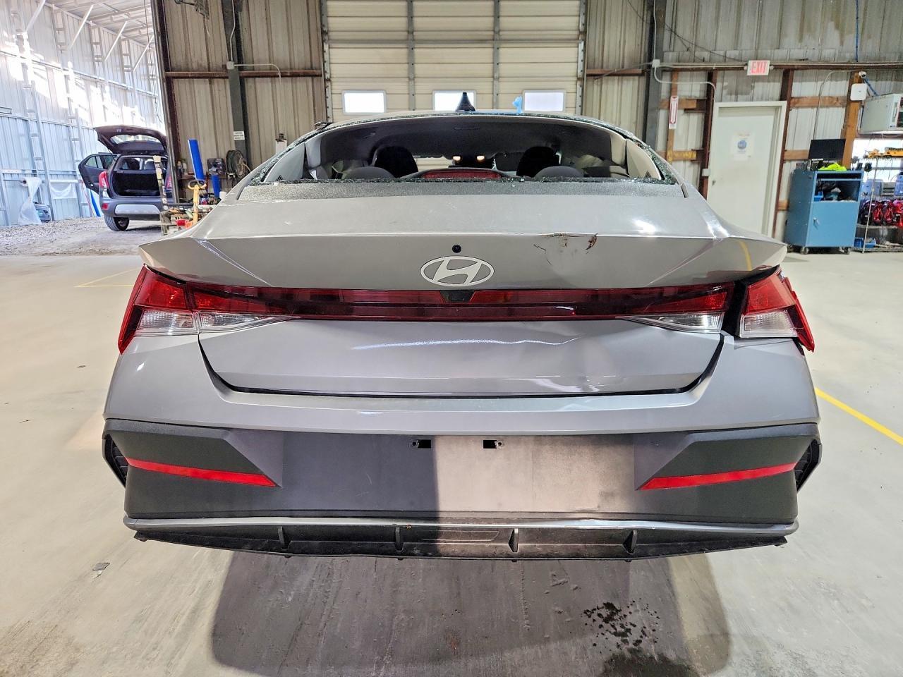 2024 Hyundai Elantra Sel - Image 6