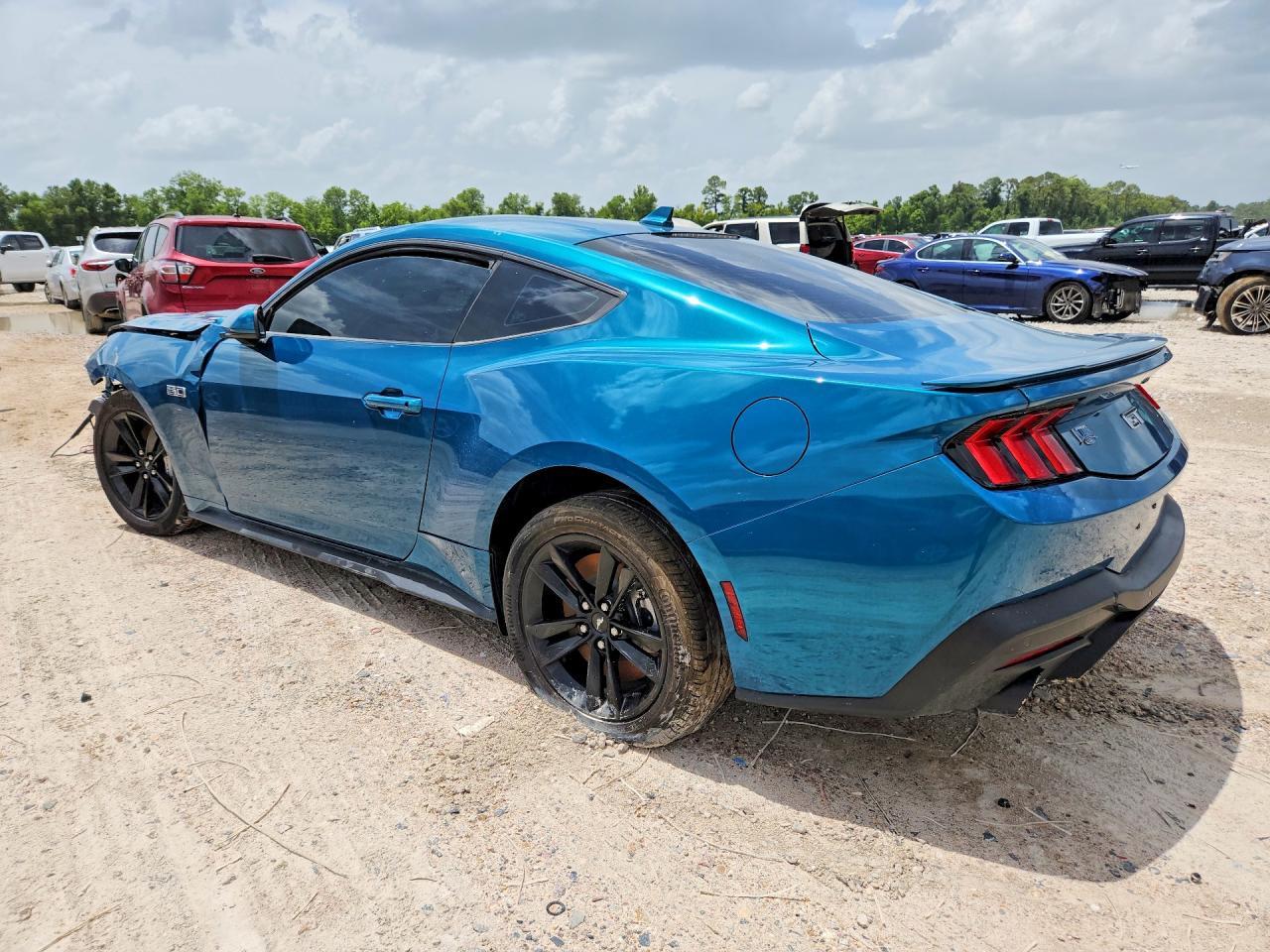 2026 Ford Mustang Gt - Фото 2