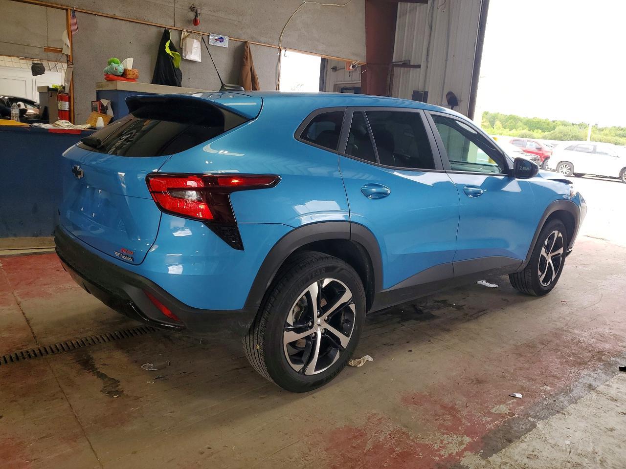 2025 Chevrolet Trax 1Rs - Image 3