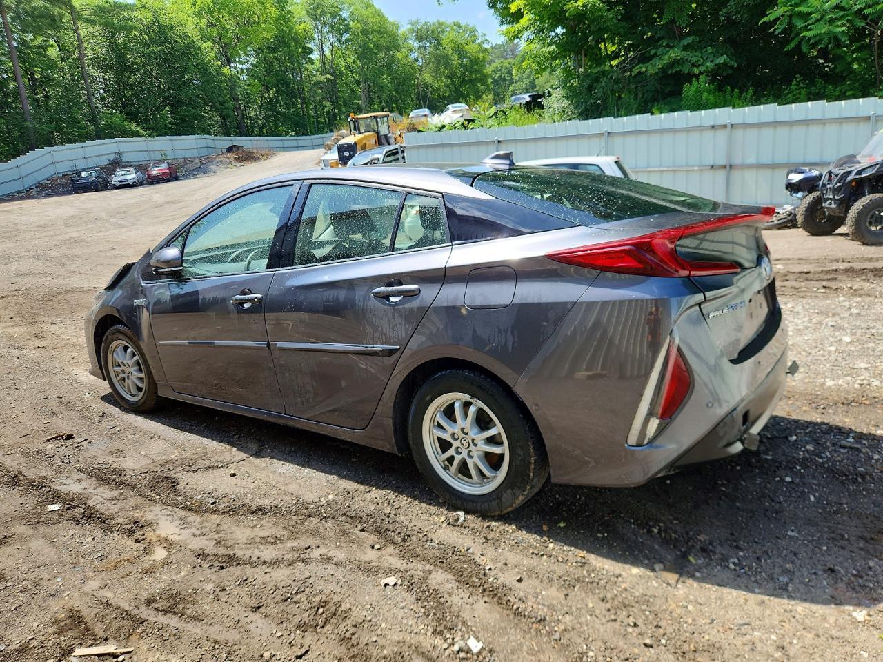 2017 Toyota Prius Prime Advanced - Фото 2