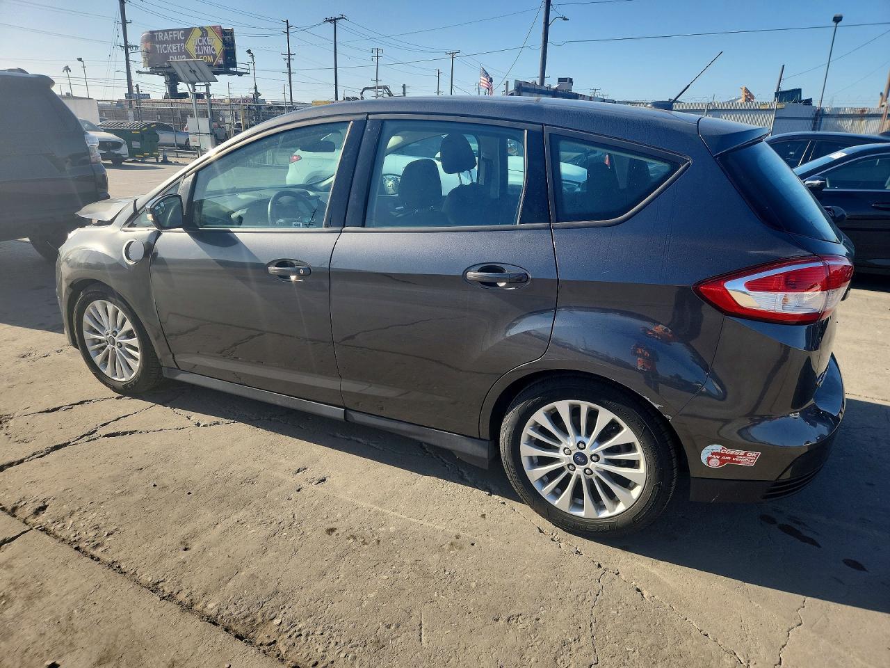 2017 Ford C-Max Se - Image 2