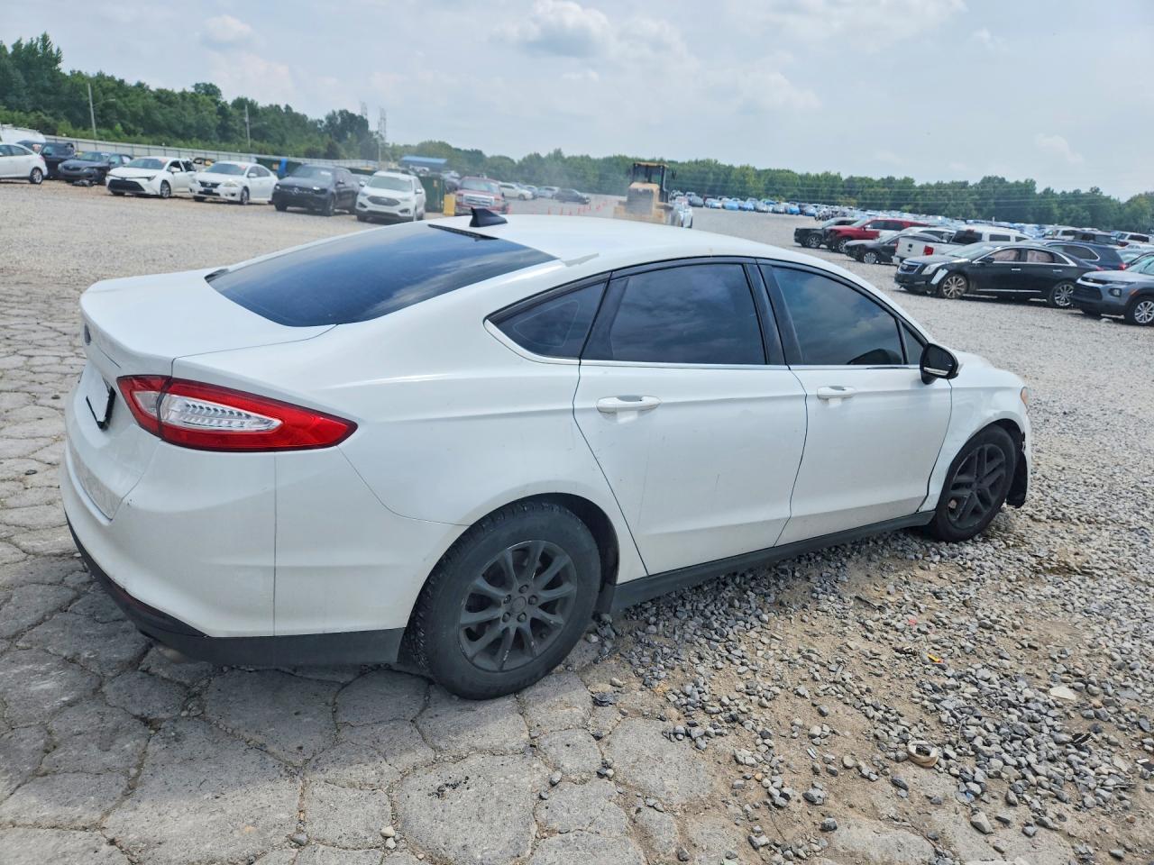2016 Ford Fusion S - Image 3