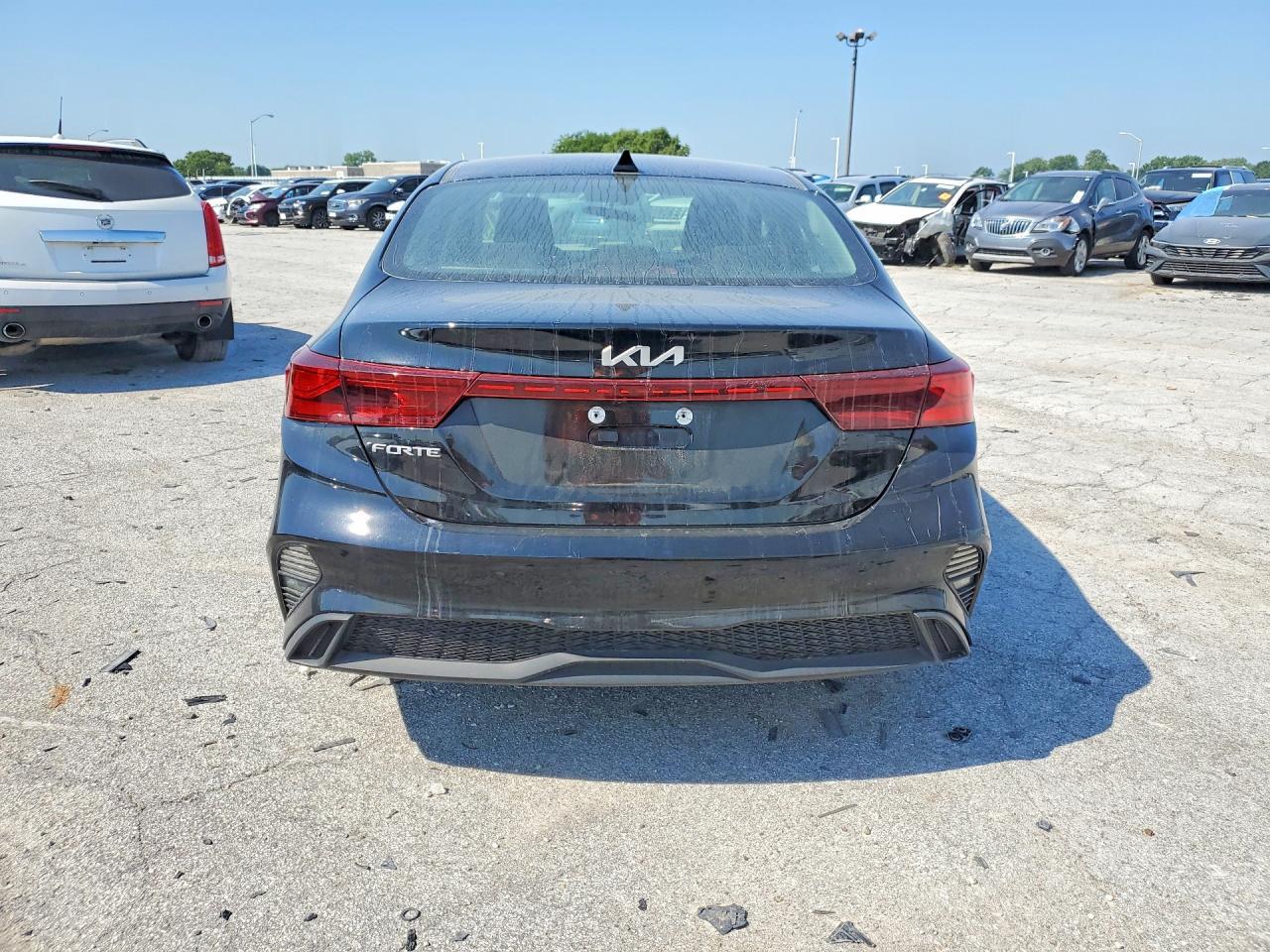 2024 Kia Forte Lxs - Image 6
