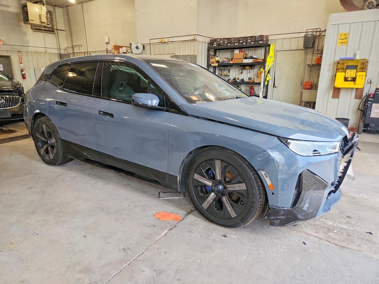 2023 BMW Ix - Фото 4
