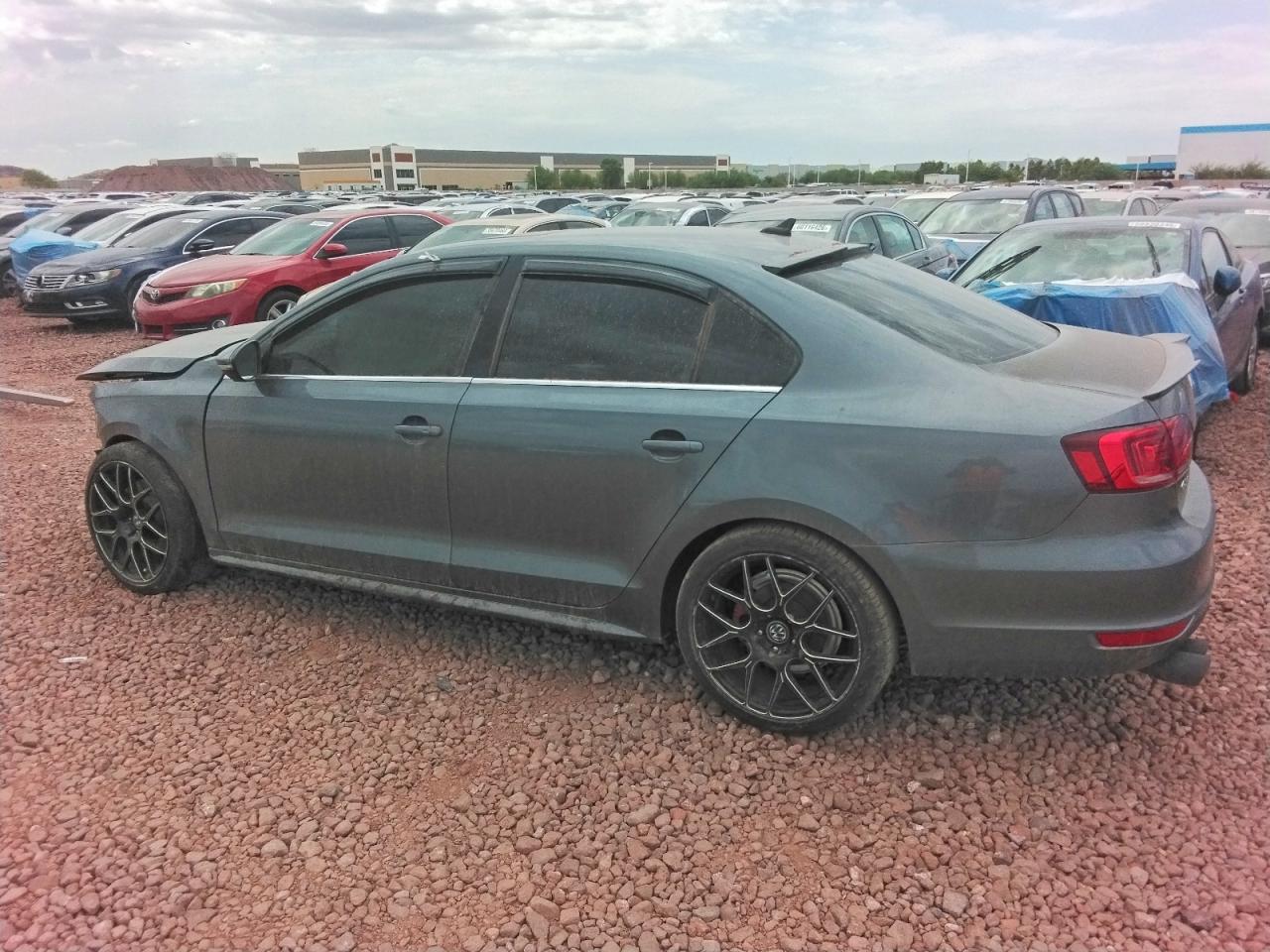 2014 Volkswagen Jetta Gli - Image 2