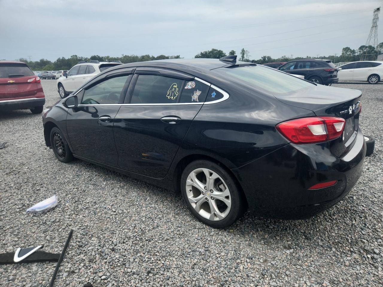 2018 Chevrolet Cruze Premier - Image 2