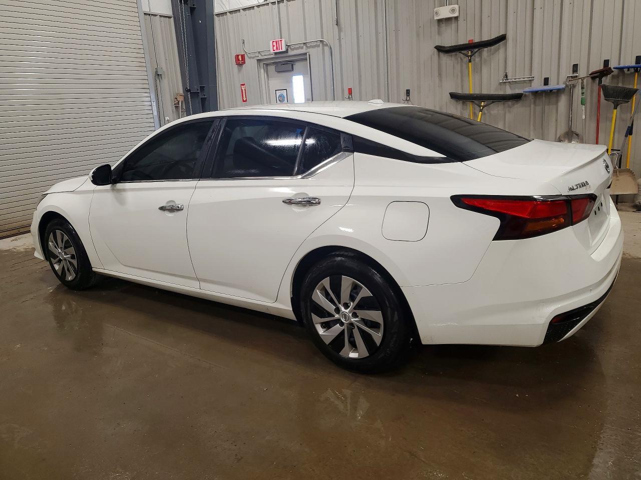 2019 Nissan Altima S - Image 2