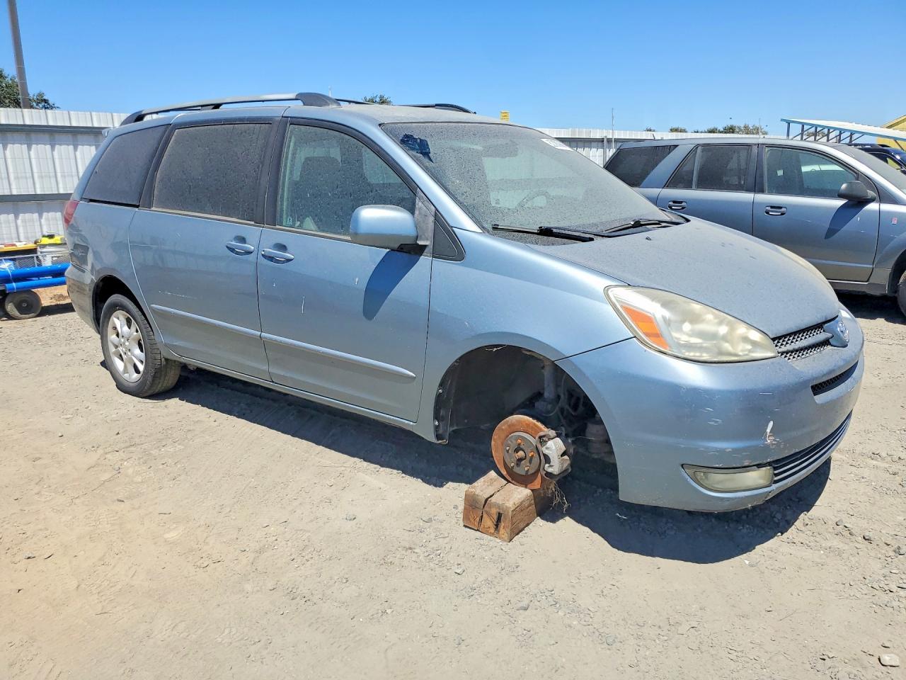 2005 Toyota Sienna Le - Image 4