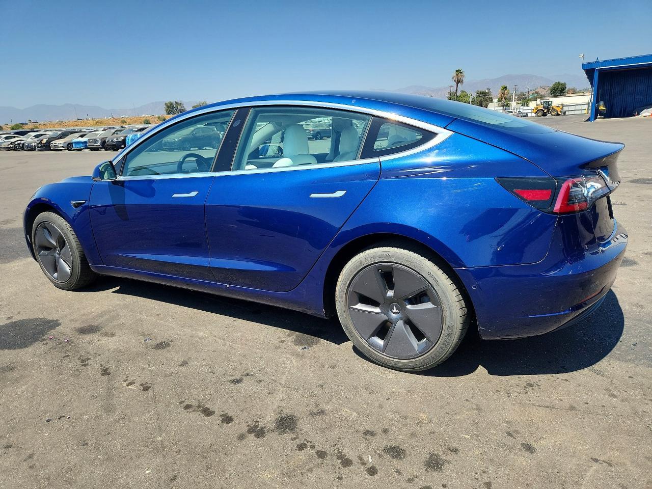 2020 Tesla Model 3 - Фото 2