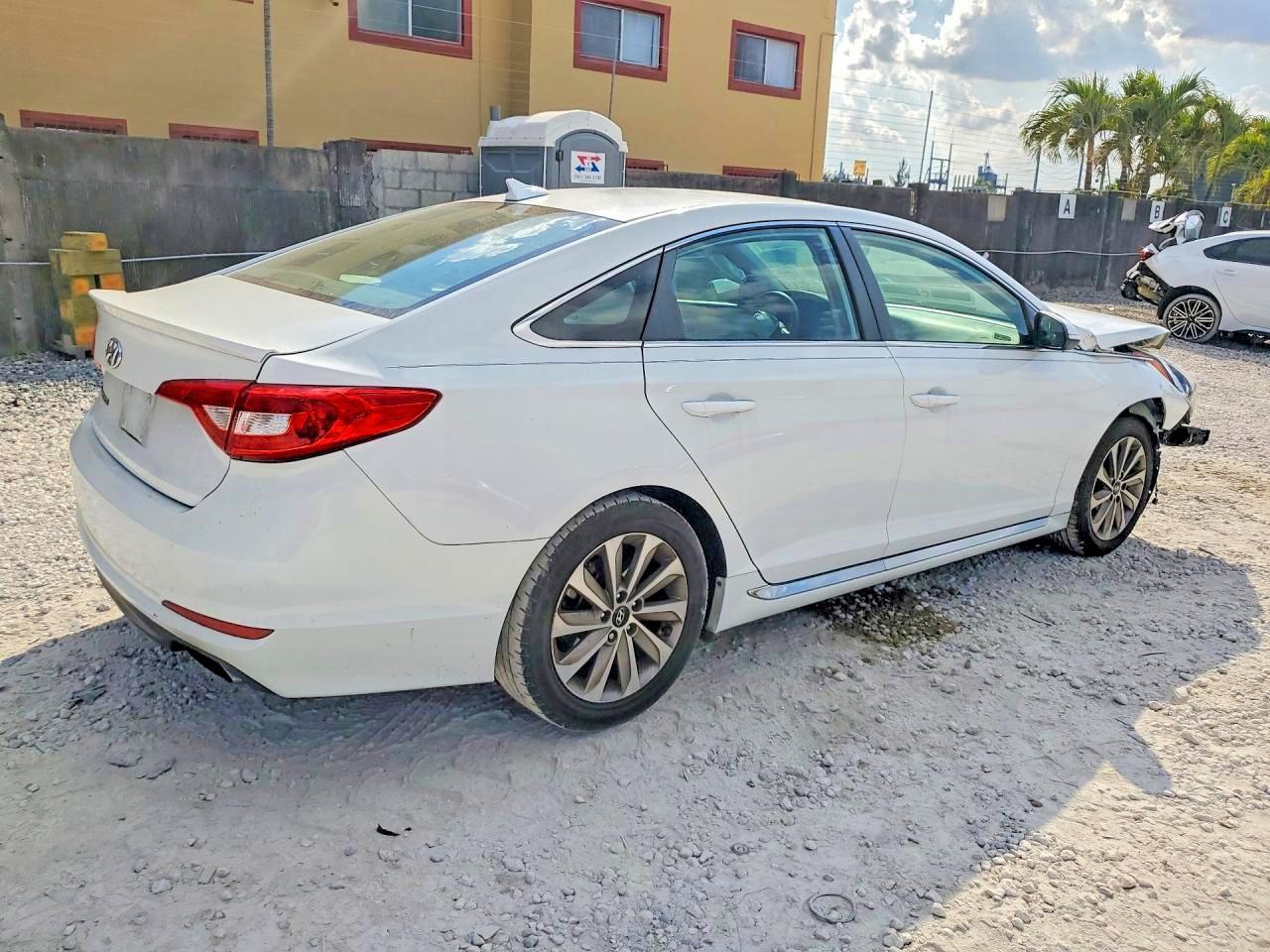 2017 Hyundai Sonata Sport - Фото 3