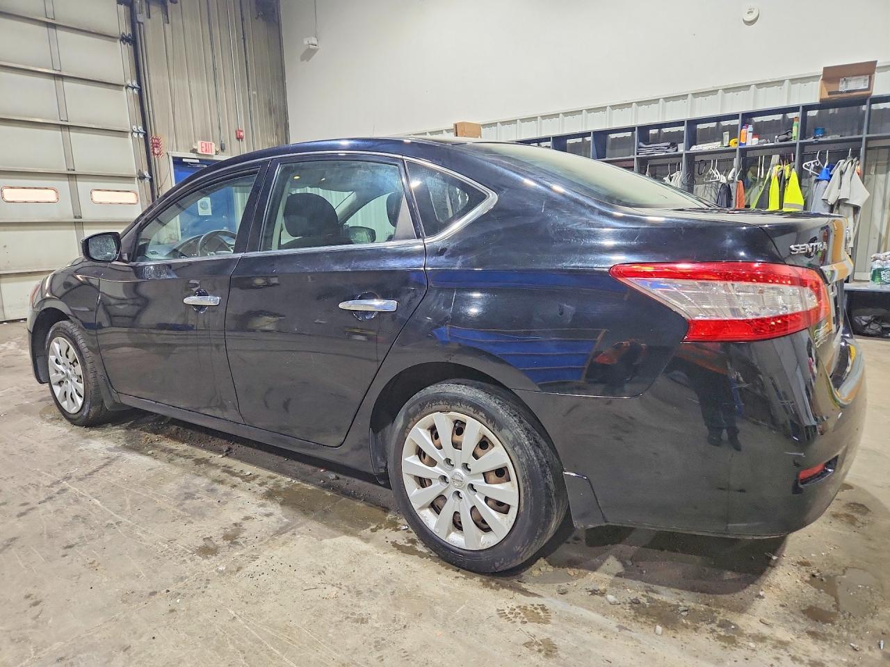 2015 Nissan Sentra S - Фото 2