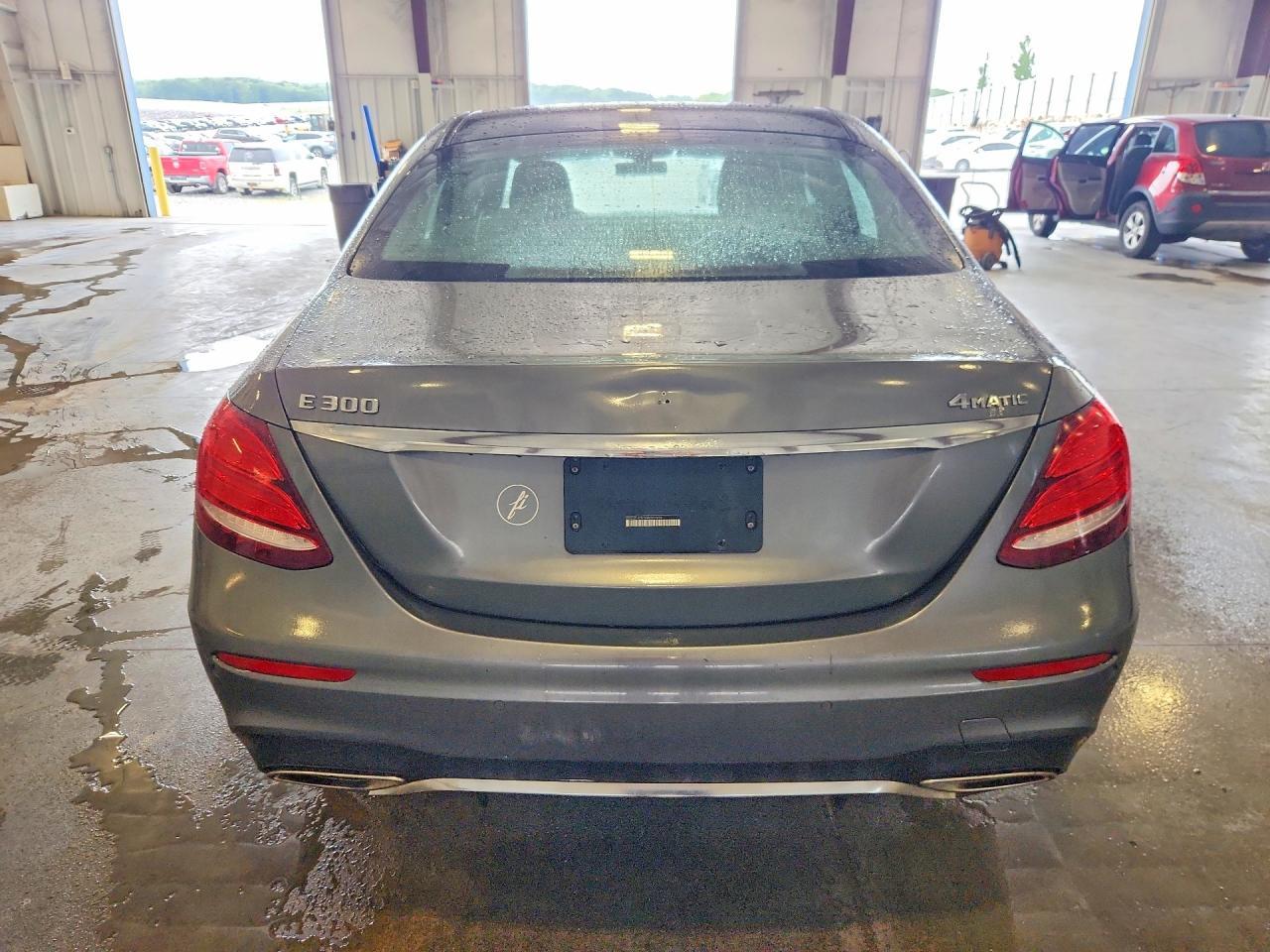 2017 Mercedes-Benz E 300 4Matic - Фото 6