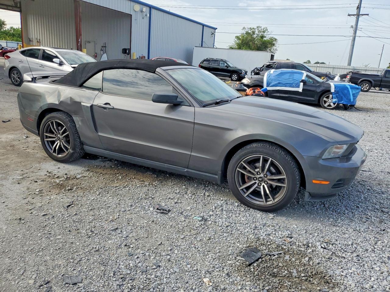 2010 Ford Mustang - Image 4
