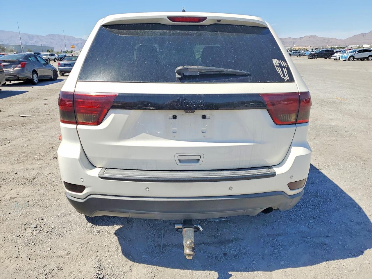 2012 Jeep Grand Cherokee Laredo - Image 6