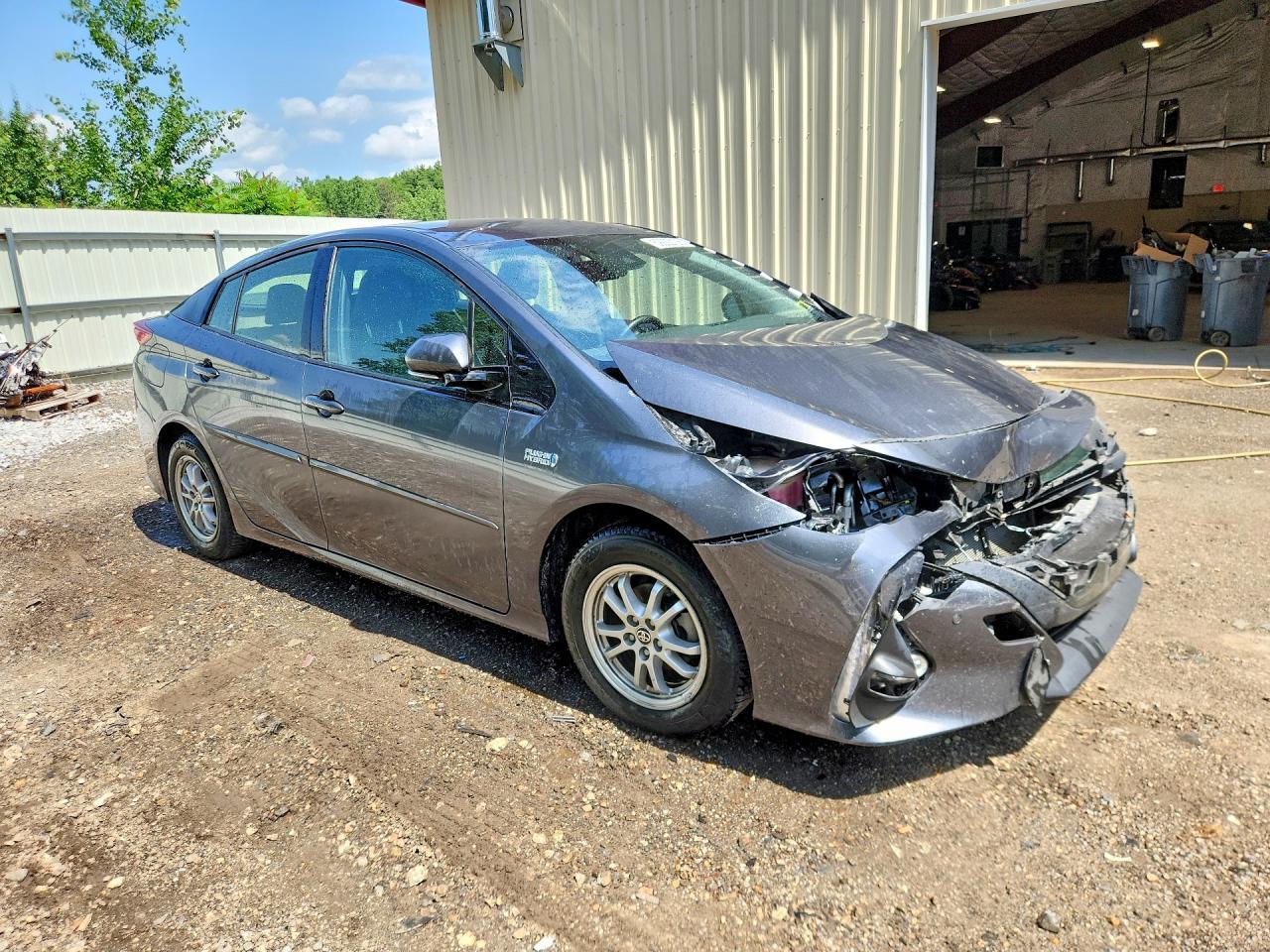 2017 Toyota Prius Prime Advanced - Фото 4