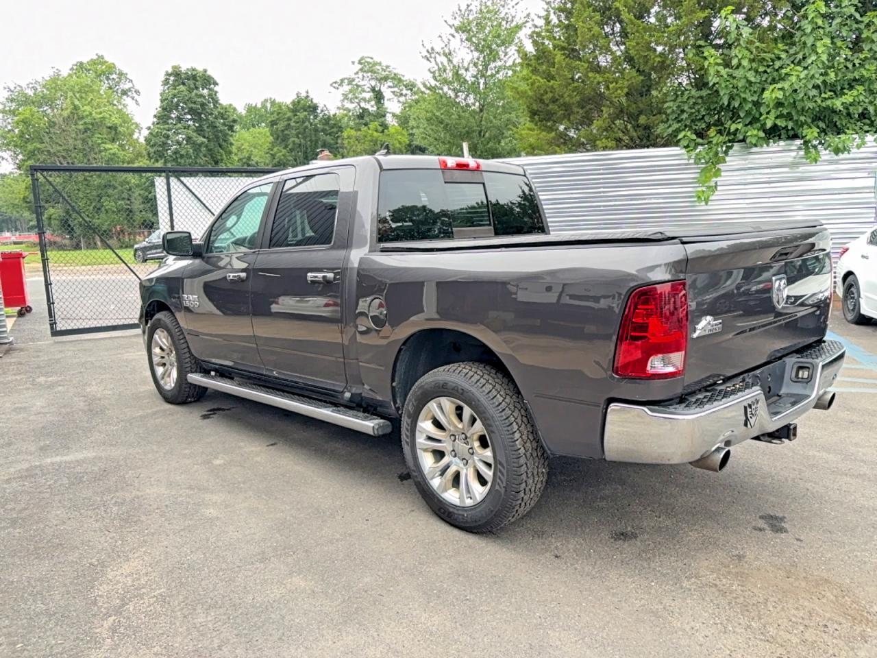 2015 Ram 1500 Slt - Image 3