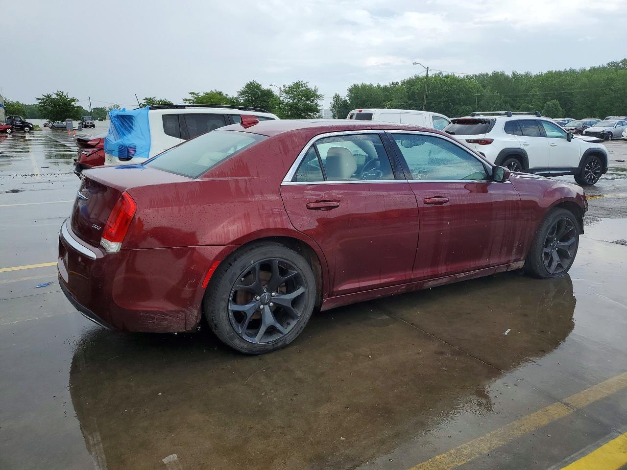 2018 Chrysler 300 Touring - Фото 3