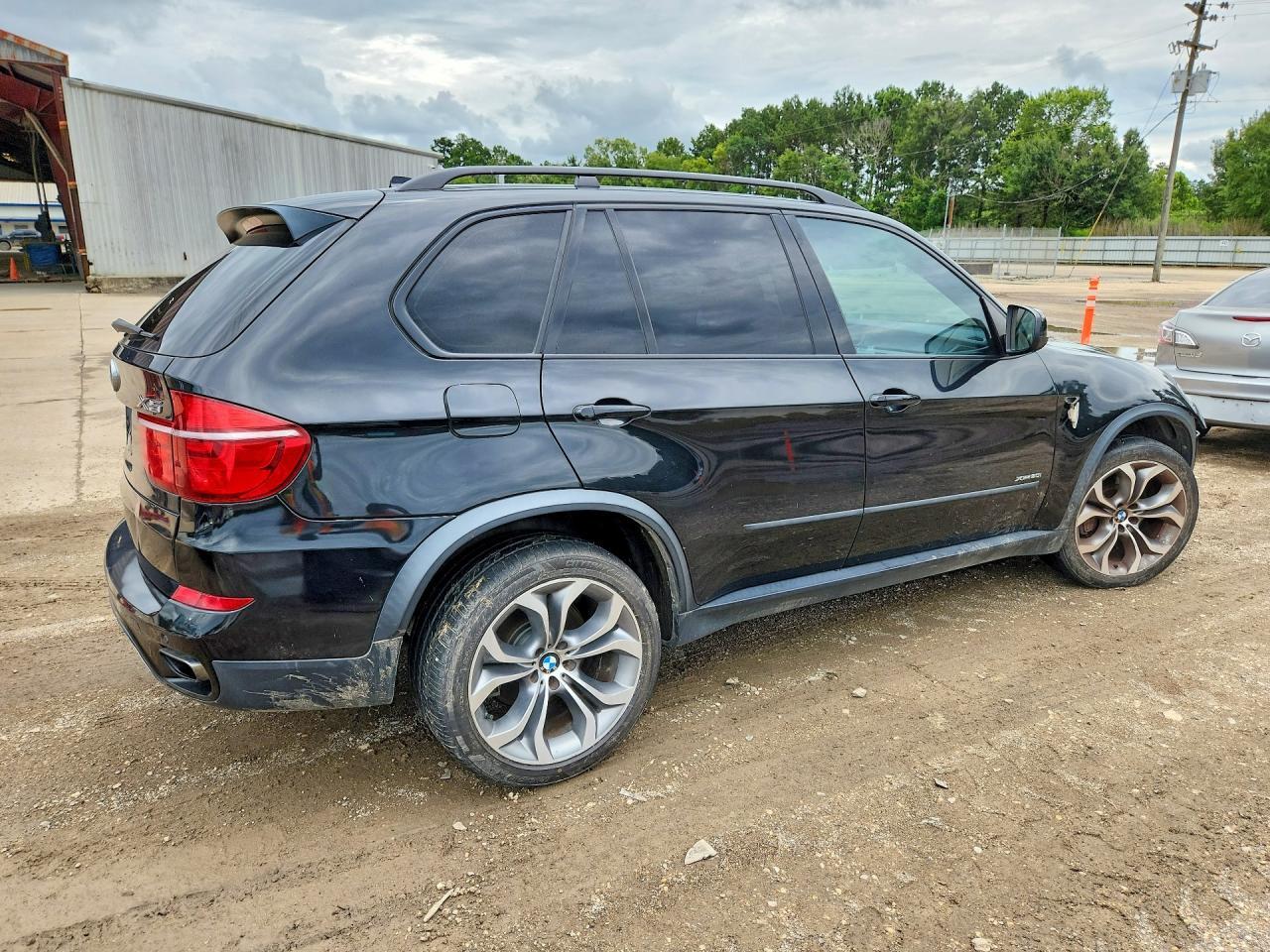 2013 BMW X5 xDrive50I - Фото 3