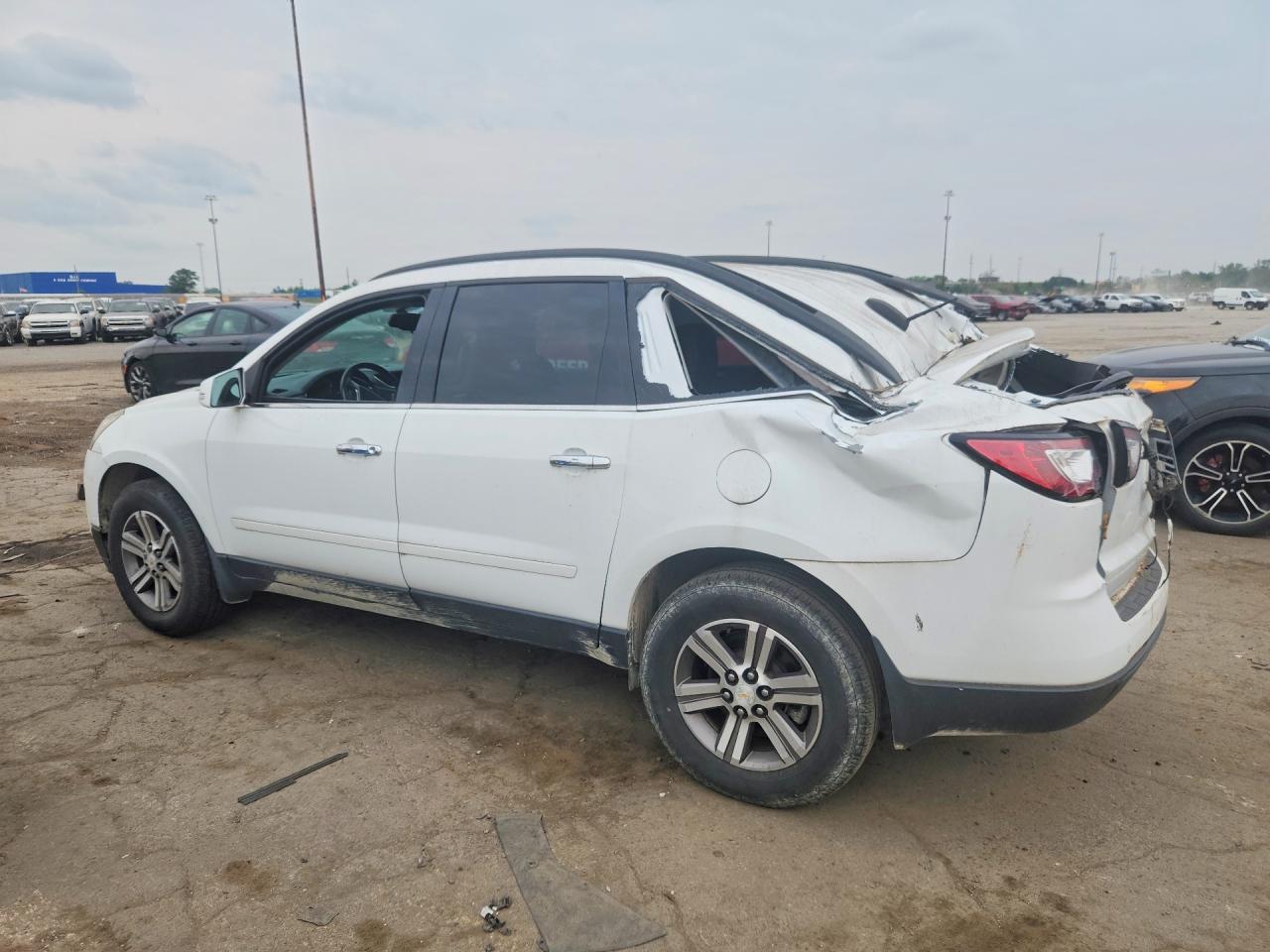2016 Chevrolet Traverse Lt - Image 2