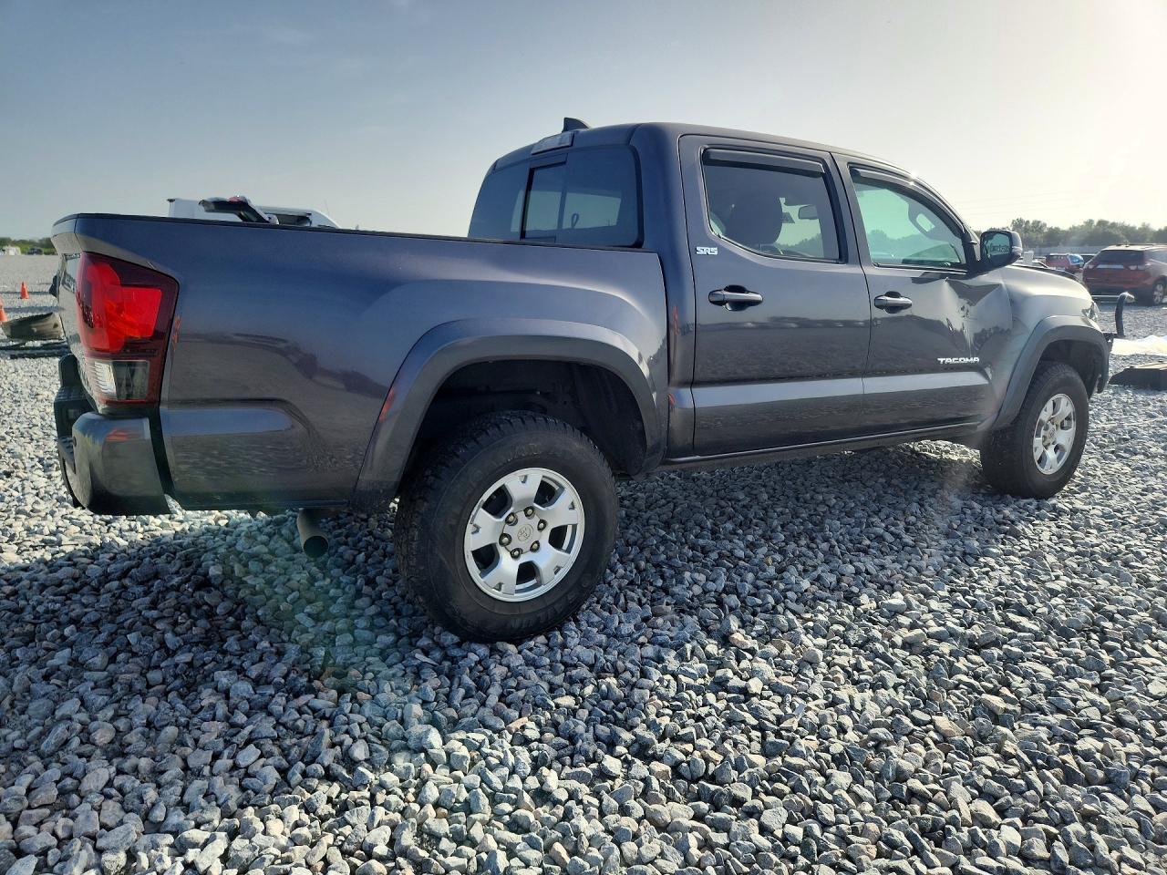 2023 Toyota Tacoma Sr5 V6 - Image 3